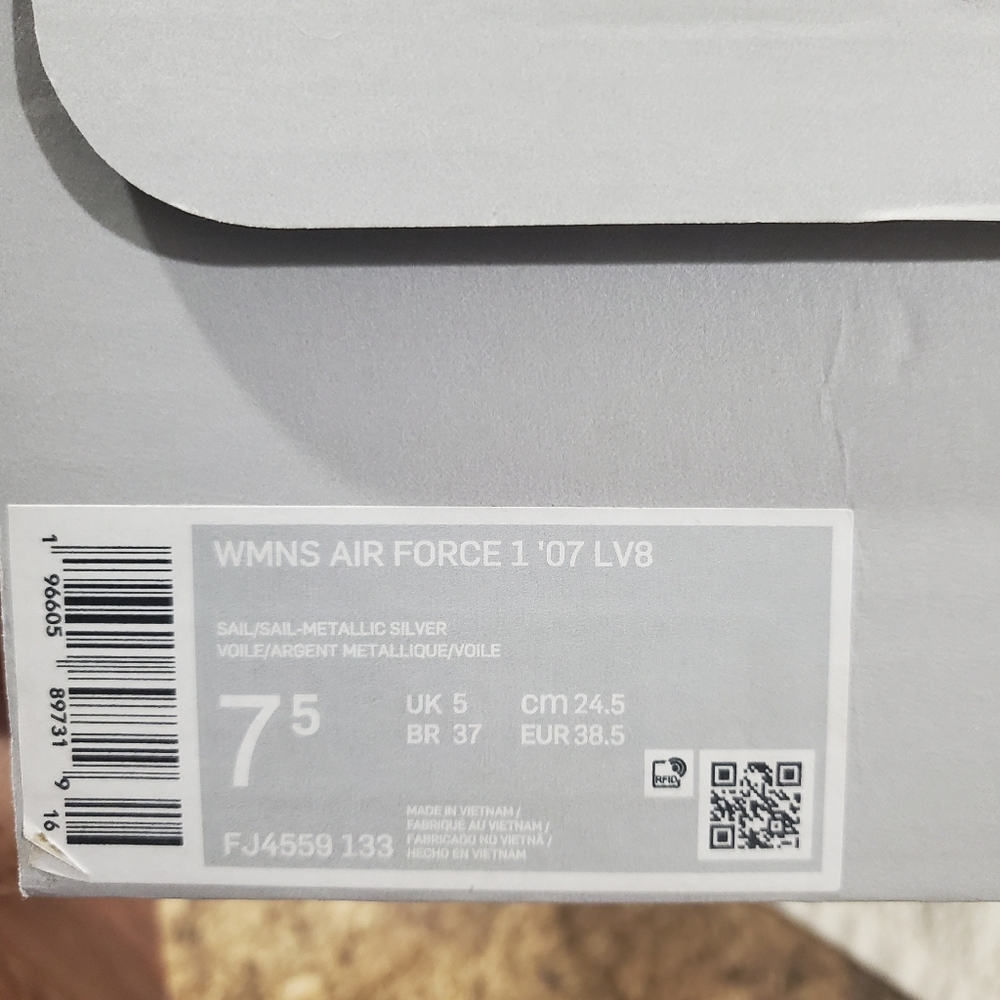 Womens Nike Air Force 1